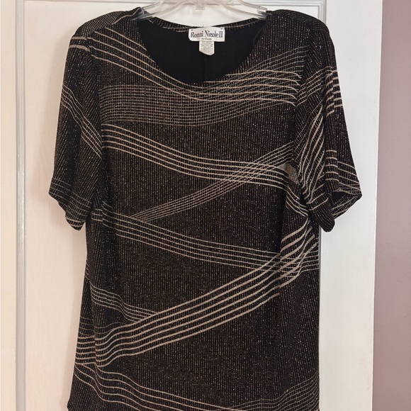 Ronni Nicole Black and Cream Patterned Blouse - Picture 1 of 3